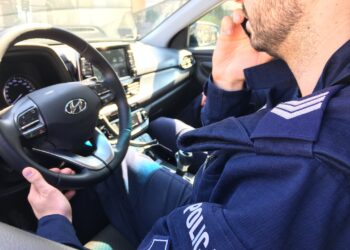 Sandomierz: Policyjne kontrole osób przechodzących kwarantannę domową.