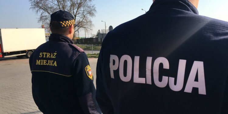 Sandomierz: Wspólne patrole policji i straży miejskiej.