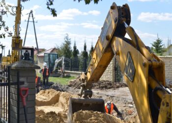 Sandomierz: Trwa budowa kanalizacji na ulicy Polnej.