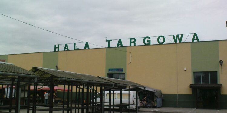 Mielec:  Targowisko przy ul. Wolności czynne