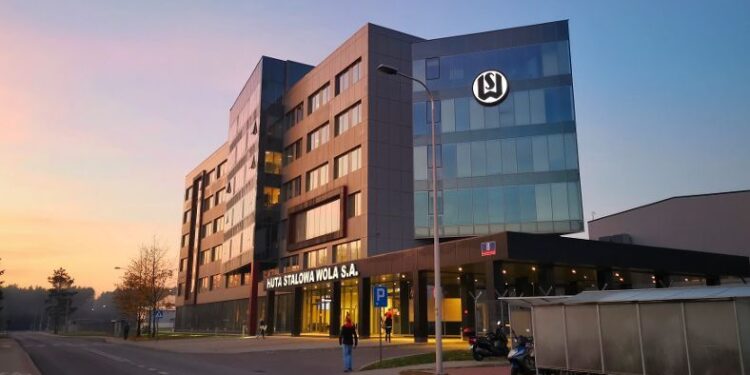 Stalowa Wola: HSW wspiera placówki medyczne w walce z epidemią