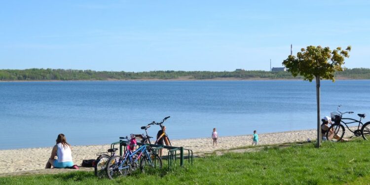 Tarnobrzeg. Nie będzie sezonu letniego nad jeziorem.