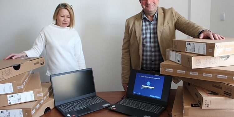 Gorzyce. Nowoczesne laptopy dla uczniów do zdalnej nauki