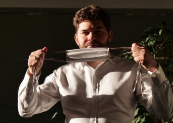 Stalowa Wola: Ruszyło rozdawanie mieszkańcom maseczek ochronnych