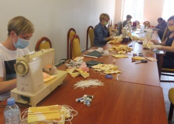 Mielec: Maseczki dla mieszkańców radomyskiej gminy.