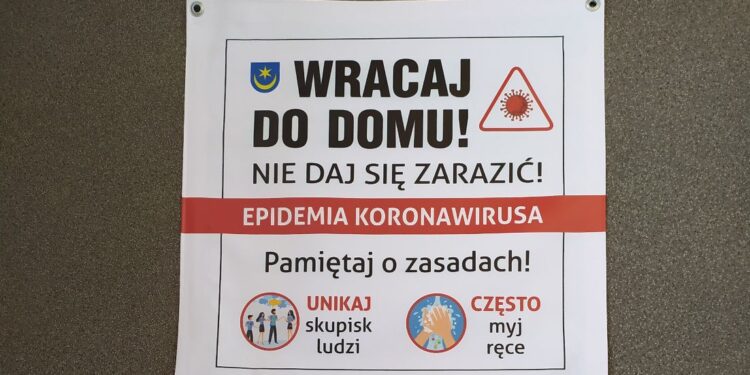Tarnobrzeg. Komunikaty na ławeczkach w mieście. Mają przypominać o zagrożeniu.