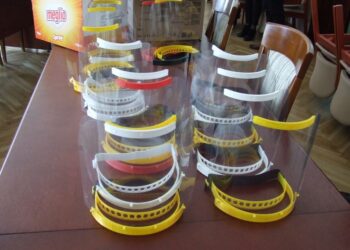 Gorzyce. Drukują przyłbice ochronne dla medyków