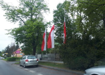 Sandomierz: Wywieśmy flagi.