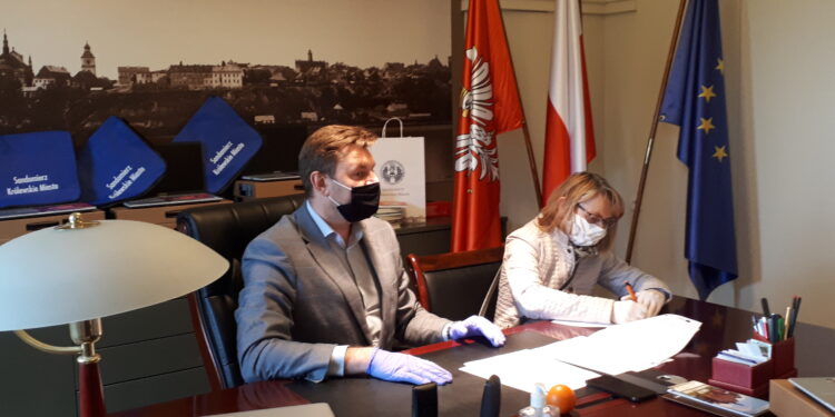 Sandomierz: Laptopy dla szkół podstawowych.