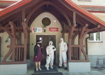 Tarnobrzeg. Przechodzą kwarantannę, żeby móc zdawać maturę.