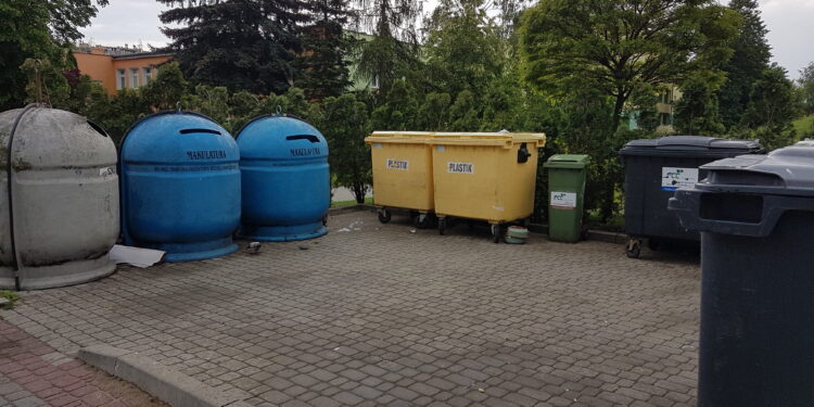 Tarnobrzeg. O wysokości stawek za odbiór odpadów na najbliższej sesji.