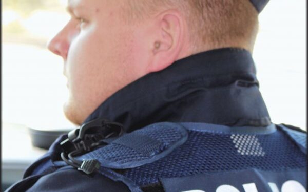 Staszów, Tarnobrzeg. Policjant  w czasie wolnym od służby udaremnił jazdę pijanemu kierowcy.