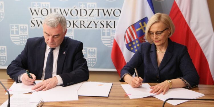 Świętokrzyskie: Fundusze unijne na pomoc dla dzieci i rodziców