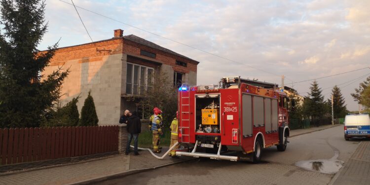 Tarnobrzeg: Pożar domu jednorodzinnego