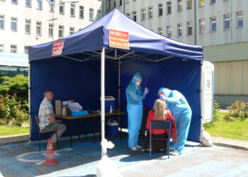 Sandomierz: Pracownicy oświaty przechodzą testy w kierunku zakażenia koronawirusem.