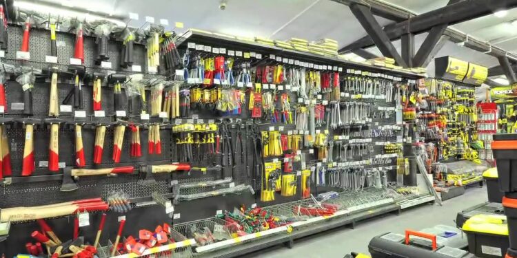 Mielec: Odpowie za kradzieże w markecie budowlanym