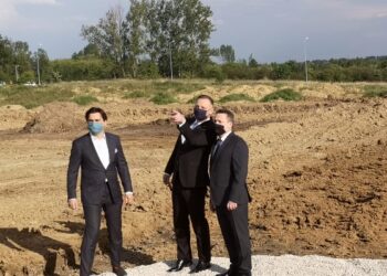 Staszów. Prezydent RP odwiedził strefę ekonomiczną i spotkał się z samorządowcami