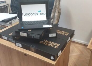 Gorzyce. Czołowe zderzenie na krajowej 77. Cztery osoby ranne.