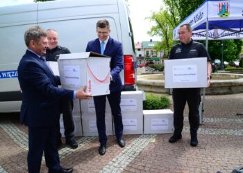 Nisko: Zakład Karny z Rzeszowa przekazał samorządowi uszyte przez osadzonych maseczki.