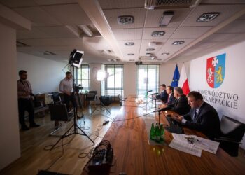 Region: Maseczki i przyłbice ochronne dla pracowników opieki społecznej