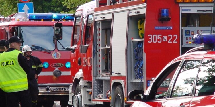 Nowa Dęba. Nocny pożar w Chmielowie. Dwie osoby poszkodowane