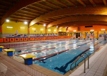 Sandomierz: Kryta pływalnia od dziś znowu czynna.