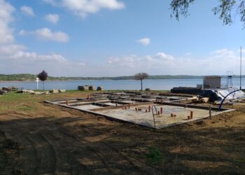 Tarnobrzeg. Nie będzie plażowania nad Jeziorem Tarnobrzeskim. Trwa budowa.