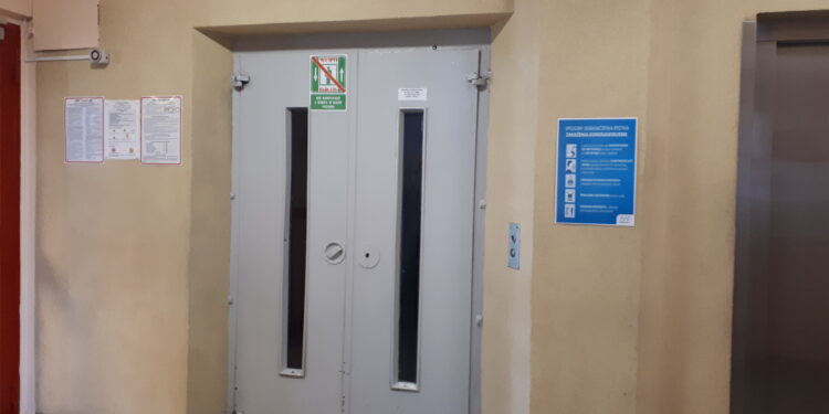 Sandomierz: Stara szpitalna winda zostanie wymieniona na nową.