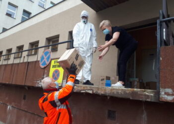 Sandomierz: Środki higieniczne dla personelu szpitala.