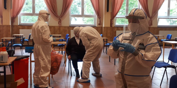 Staszów, Połaniec: Nauczyciele przebadani przed maturami.