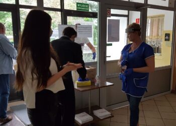 Tarnobrzeg. Rozpoczęła się matura.