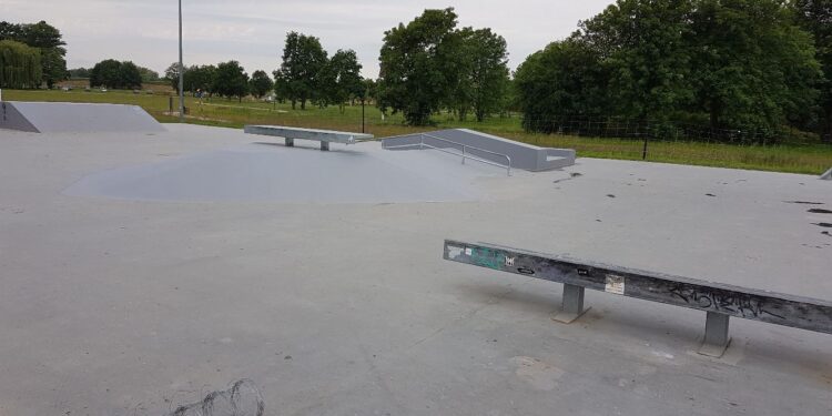 Tarnobrzeg. Skatepark dopuszczony do użytkowania.