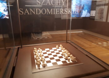 Sandomierz: Oryginały Szachów Sandomierskich na ekspozycji w Zamku Królewskim.