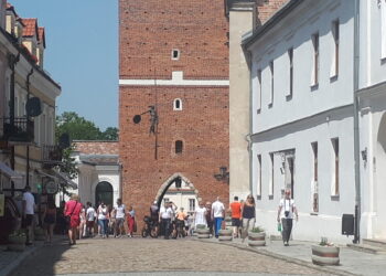 Sandomierz: Tysiące turystów odwiedziło miasto w czasie długiego weekendu.
