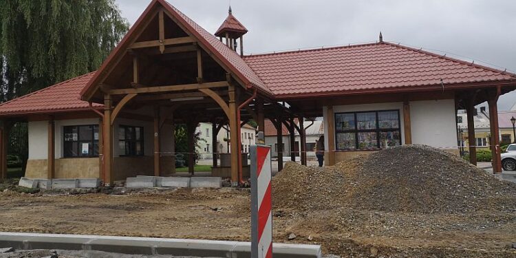 Gorzyce. Nowy samochód i garaż dla OSP Sokolniki