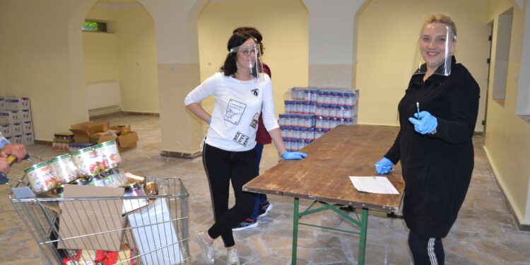 Koprzywnica: Bezpłatna pomoc z Tarnobrzeskiego Banku Żywności.