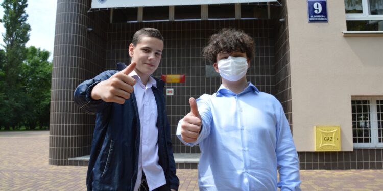 Stalowa Wola: 560 ósmoklasistów dziś pisze egzamin z matematyki