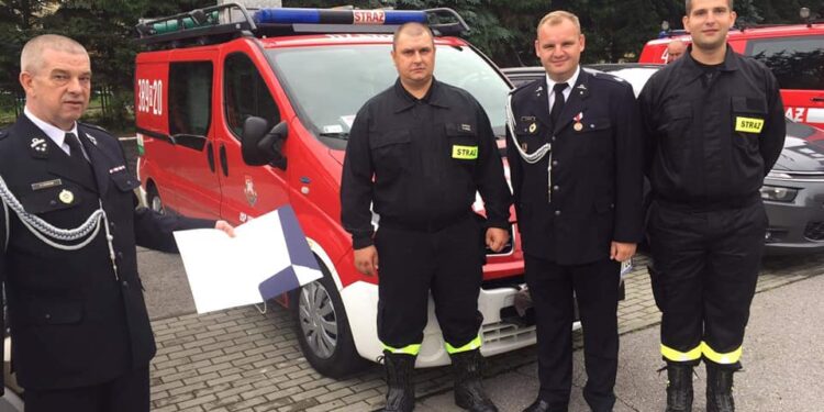 Gorzyce. Nowy samochód i garaż dla OSP Sokolniki