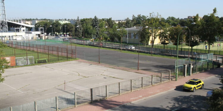 Mielec: Nowe parkingi i boiska