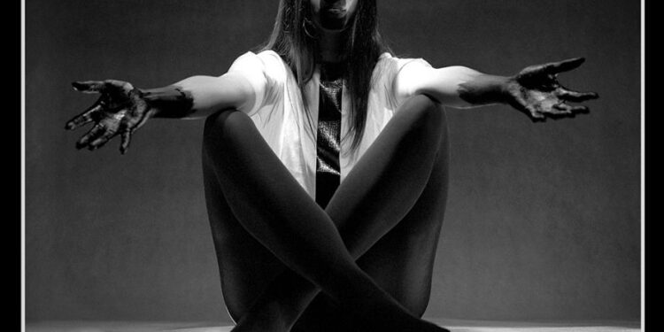 Sandomierz: Wystawa klasycznej fotografii czarno-białej 'W przerwie między utworami’ autorstwa Tomasza Bartosika.