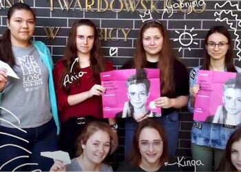 Dębica: Zwolnieni z Teorii