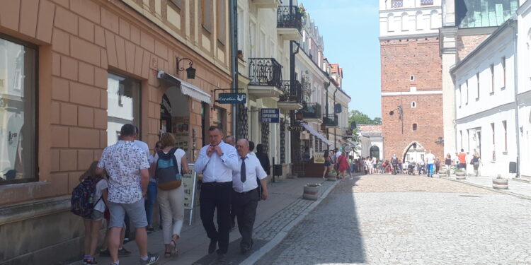 Sandomierz: Miasto przygotowane do przyjmowania turystów mimo pojedynczych przypadków Covid 19.