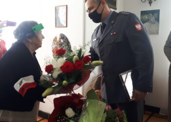 Sandomierz: Awans na porucznika dla łączniczki AK Alicji Kaszyńskiej.