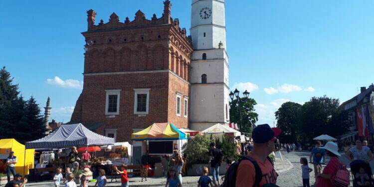 Sandomierz: Kolejny wakacyjny weekend z turystami.
