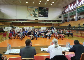 Tarnobrzeg.  Spotkanie informacyjne w sprawie przebiegu drogi ekspresowej S74.