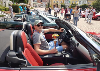 Tarnobrzeg, region. Trwa IV Zlot Miłośników Mazdy MX-5.