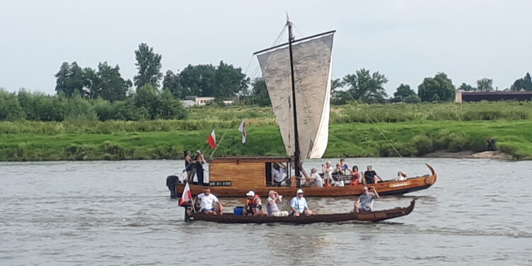 Sandomierz: Szanty, łodzie, wodniacy i żeglarskie opowieści – „Dookoła Wody Festiwal”.