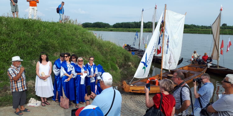Sandomierz: Szanty, łodzie, wodniacy i żeglarskie opowieści – „Dookoła Wody Festiwal”.
