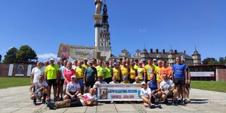 Tarnobrzeg, Stalowa Wola: W upale na Jasną Górę