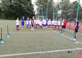 Sandomierz: Młodzi piłkarze wrócili na boisko.